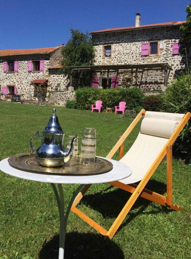 Bed and Breakfast Domaine De Bauzit Vals-pres-le-Puy Exterior foto